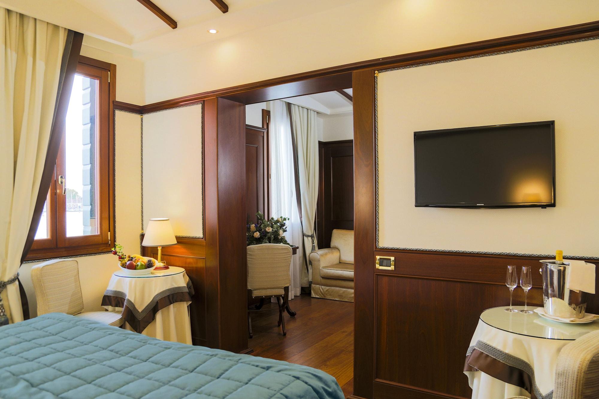 Hotel Bucintoro Venice Exterior photo