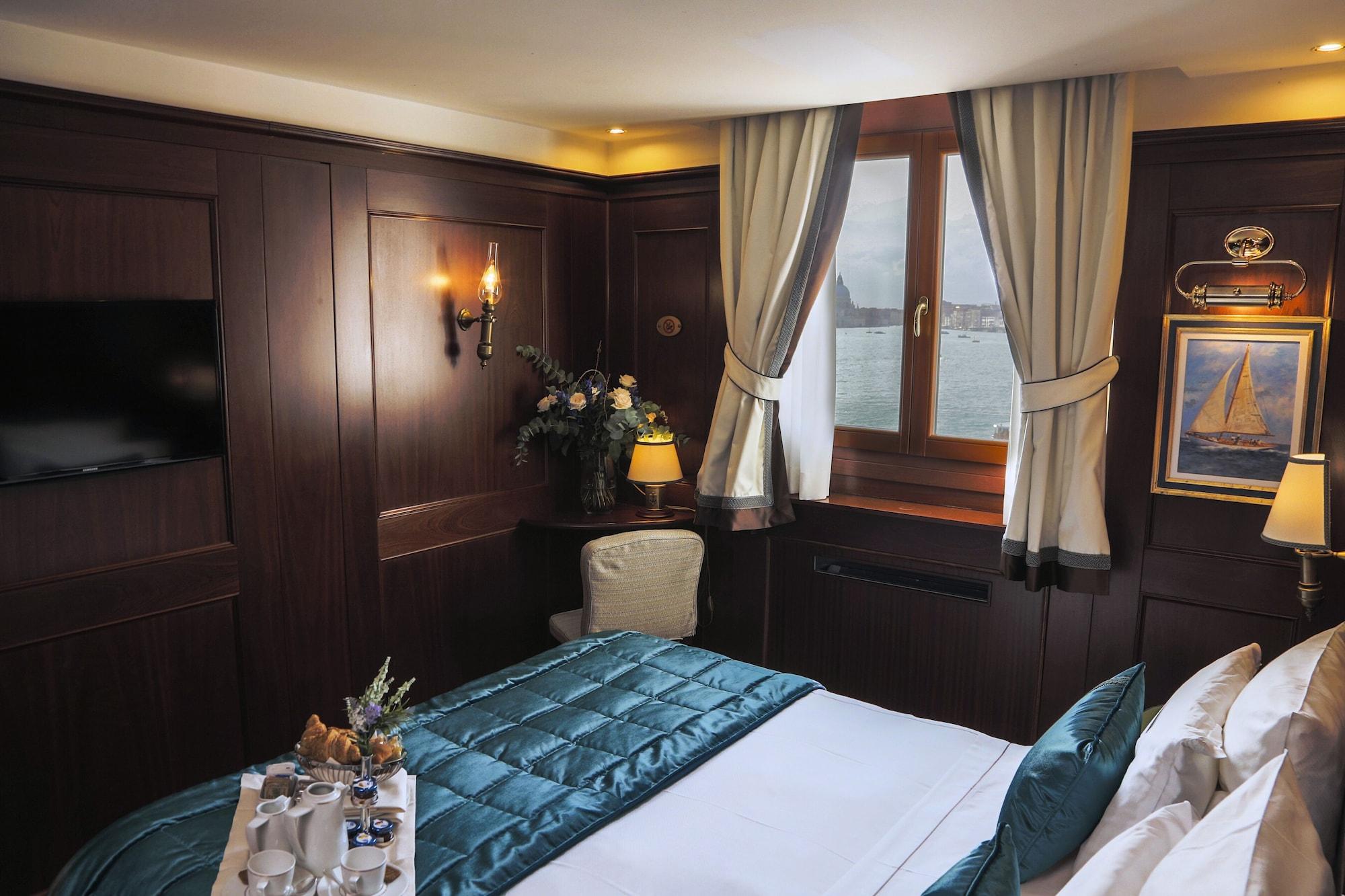 Hotel Bucintoro Venice Exterior photo