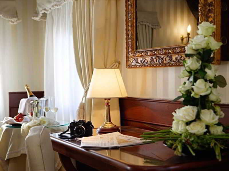 Hotel Bucintoro Venice Exterior photo